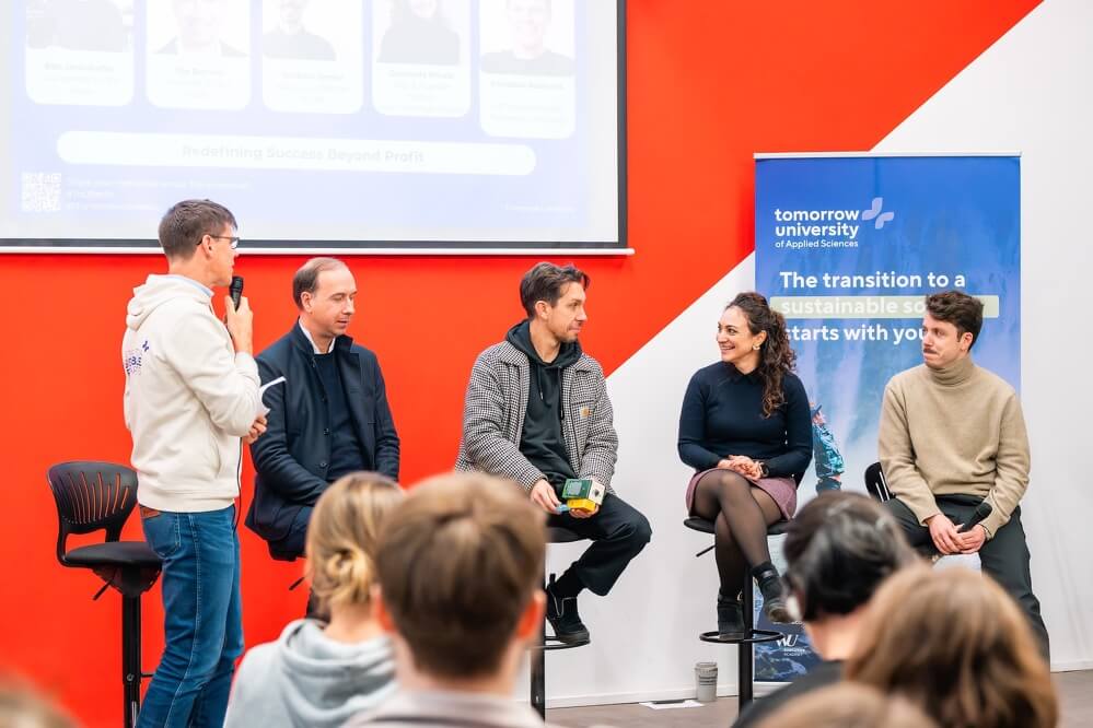Tomorrow University Launches Six Impact MBA Programs to Shape Human-Centric Organizations in the Age of AI